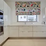 Tigne Seafront 3br Escape With Mesmerising Views By 360 Estates דירה *