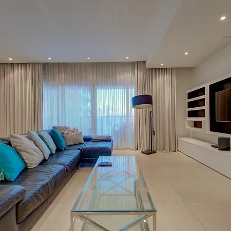 アパート Tigne Seafront 3br Escape With Mesmerising Views By 360 Estates グジラ