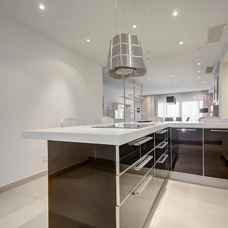 Tigne Seafront 3br Escape With Mesmerising Views By 360 Estates Daire Gzira