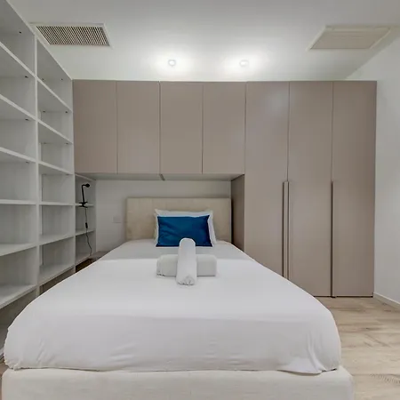 Tigne Seafront 3br Escape With Mesmerising Views By 360 Estates アパート グジラ