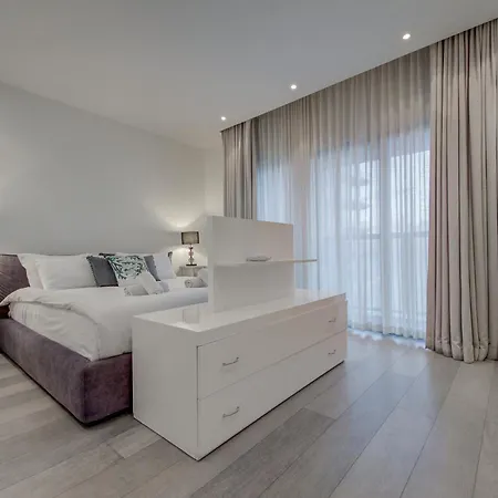 アパート Tigne Seafront 3br Escape With Mesmerising Views By 360 Estates グジラ