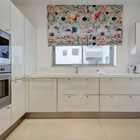 Daire Tigne Seafront 3br Escape With Mesmerising Views By 360 Estates