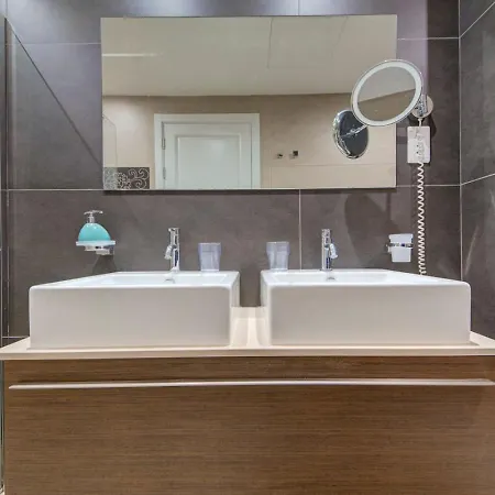 Daire Tigne Seafront 3br Escape With Mesmerising Views By 360 Estates *