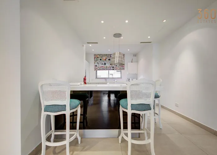 Appartamento Tigne Seafront 3br Escape With Mesmerising Views By 360 Estates Gzira