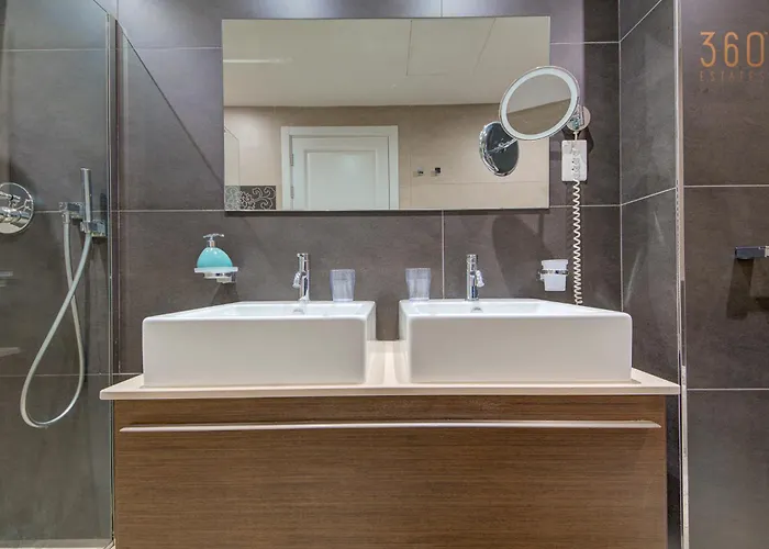 Tigne Seafront 3br Escape With Mesmerising Views By 360 Estates Appartamento *