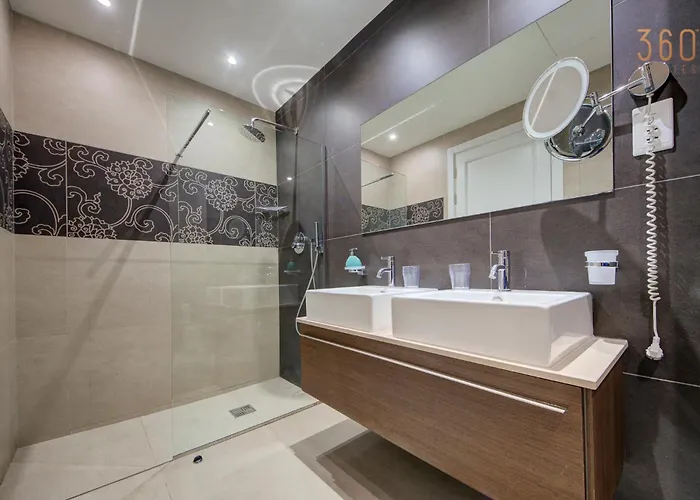 Tigne Seafront 3br Escape With Mesmerising Views By 360 Estates Gzira