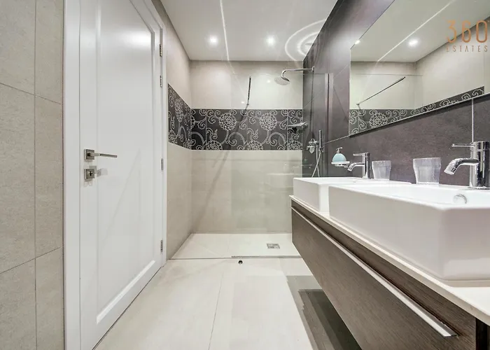 Tigne Seafront 3br Escape With Mesmerising Views By 360 Estates * Gzira