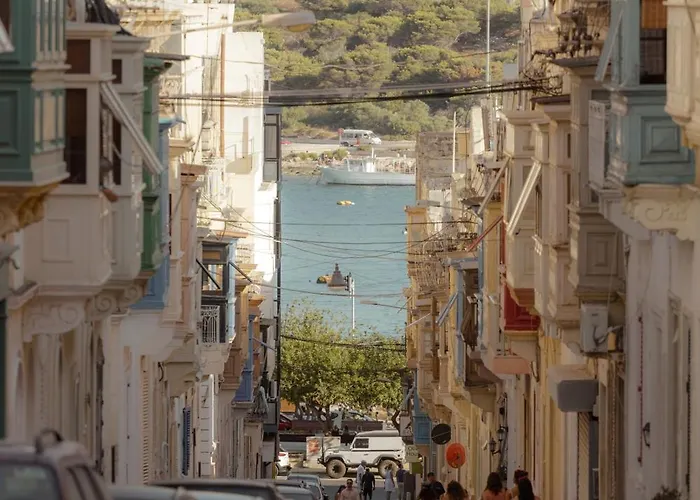 Tigne Seafront 3br Escape With Mesmerising Views By 360 Estates Gzira